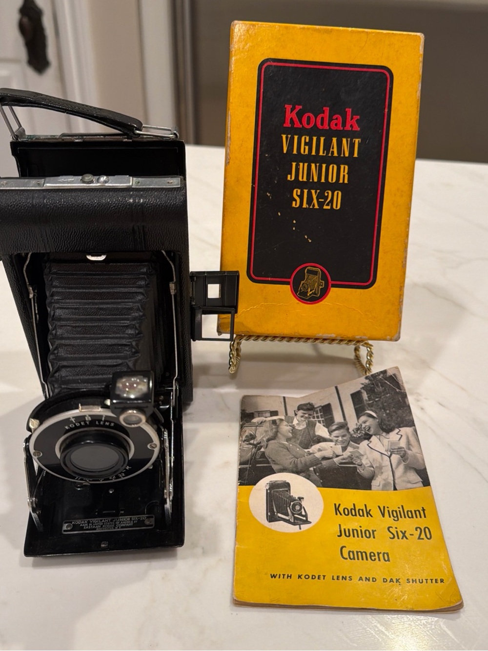 Kodak Vigilant Junior Six-20 Folding Camera Kodamatic Original Box 1940s